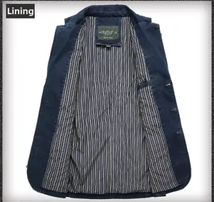 Détail de la doublure rayée et poche intérieure de la veste en jean bleu marine