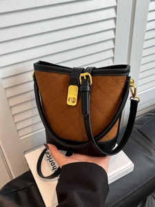 Sac Seau Matelassé à Losanges Rétro pour Femmes en Cuir PU Bloc de Couleur Sac à Bandoulière avec Verrou Doré Élégant