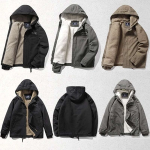 Parka invernali da uomo con fodera in sherpa e cappucci regolabili in tre colori