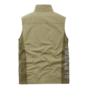Gilet de pêche vert armée avec panneaux en maille respirante et imprimé Freedom To au dos