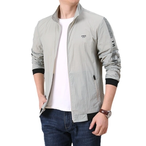 Men's light grey quick-dry outdoor windbreaker jacket with Free Spirit chest print