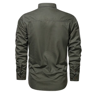 Chemise cargo militaire en coton vert armée pour hommes avec vue arrière et ourlet arrondi