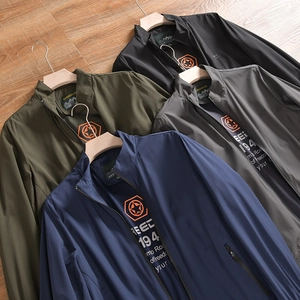 Vestes pour hommes à col montant en quatre couleurs, tissu coupe-vent à séchage rapide