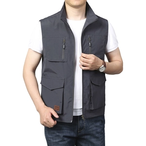 Gilet multitasche da uomo grigio scuro con colletto alla coreana e design stile outdoor