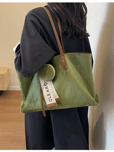 Matte avocado green quilted tote bag with large capacity and detachable small pouch