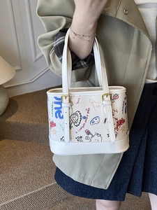 Sac fourre-tout en toile graffiti avec bordure en cuir et motif d'ours pour femmes