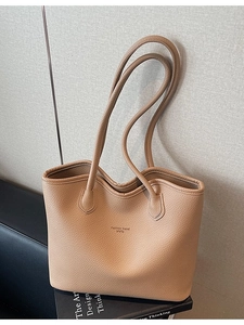 Sac cabas minimaliste en cuir grainé beige pour le bureau et les déplacements