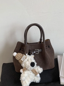 Vintage Woven Texture Bucket Bag For Women With Plush Bear Charm Stylish PU Leather Shoulder Crossbody Bag Casual Daily Fashion Versatile Handbag