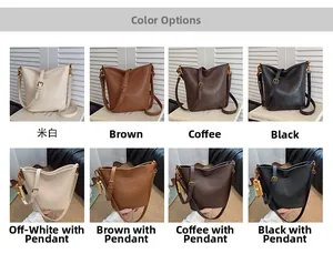 Sacs seaux en cuir mat de plusieurs couleurs dont blanc cassé, marron, café et noir