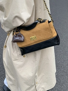 Quilted patchwork chain handbag in brown suede and black leather with gold clasp
