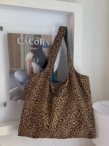 Retro leopard print tote bag with front pocket and large capacity for women commuting