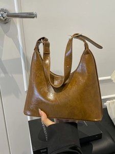 Women's Retro PU Leather Underarm Shoulder Bag Fashion Pleated Half Moon Dumpling Bag Minimalist Solid Color Commuter Purse
