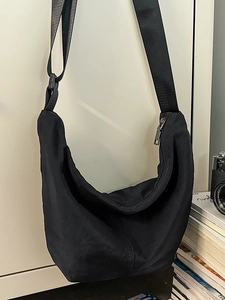 Nylon Half Moon Crossbody Bag For Women Men Lightweight Water Repellent Dumpling Hobo Bag For Commuting Outdoor Cycling Sport Casual Shoulder Bag