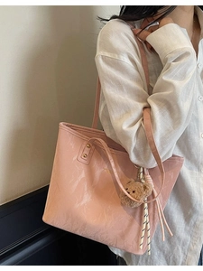 Pink large capacity tote bag with marble texture and plush bear charm for women