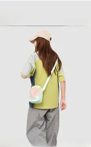 Umhängetasche mit Kordelzug im lebendigen Macaron-Farblock-Design für Damen