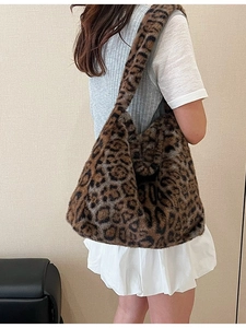 Grand sac à main léopard en fausse fourrure pour femme, sac fourre-tout tendance hiver