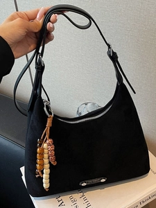 Sac Hobo en Cuir PU Givré Vintage pour Femmes Grande Capacité Sac à Bandoulière Forme de Dumpling Avec Charme Perlé Sac de Navettage Quotidien