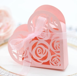 Heart Shape Laser Cut Hollow Rose Wedding Favor Box With Ribbon Artificial Pearl Paper Romantic Candy Gift Box For Valentine Party