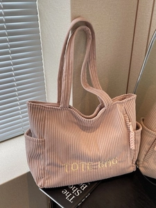 Sac fourre-tout rose en velours côtelé avec broderie, grand sac à épaule pour l'automne