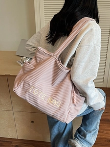Sac cabas en velours côtelé rose avec broderie TOTE BAG et poches sur l'épaule