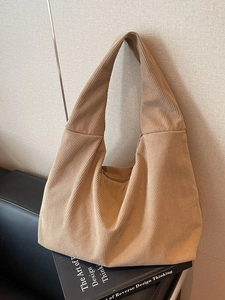 Sac hobo minimaliste en velours côtelé camel avec large bandoulière spacieuse