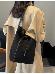 Retro black oversized tote bag in faux suede fabric for casual daily commute workwear