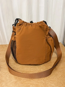 Nylon Pleated Bucket Bag For Women Japanese Casual Drawstring Crossbody Phone Bag Minimalist Outdoor Shoulder Bag With Mesh Pocket