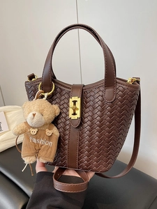 Borsa a Secchiello Intrecciata da Donna Tracolla Retrò in Pelle PU Con Tracolla Regolabile Borsa alla Moda Con Ciondolo