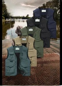 Vista dettagliata del gilet outdoor con tasche multifunzionali e cerniere resistenti di qualità