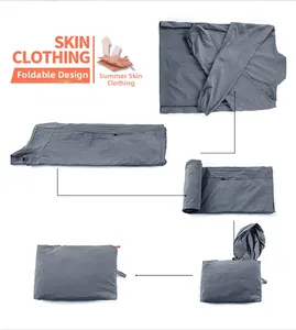 Schritte zum Falten der grauen Sonnenschutzjacke in eine tragbare Tasche