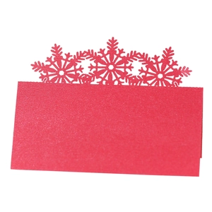 Laser-cut red snowflake table place card made of pearl paper for Christmas party