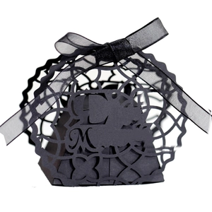 Wedding Candy Boxes Laser Cut Hollow Mr And Mrs Pearlescent Paper Gift Box With Ribbon Bow For Party Favors Elegant