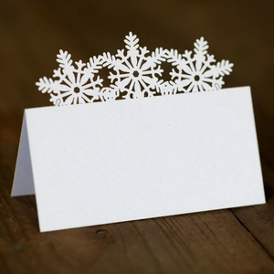 Snowflake Place Cards Laser Cut Hollow Artificial Pearl Paper Kraft Table Name Cards For Wedding Christmas Party Banquet Decor