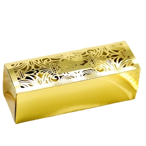 Elegante goldene Geschenkschachtel mit aufwendigem Laserschnitt-Muster für Hochzeiten