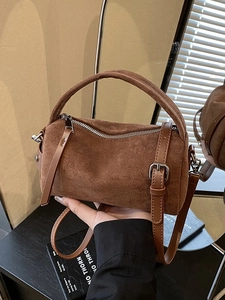 Vintage Mattiert PU Leder Kissentasche Für Damen Retro Wildleder Optik Umhängetasche Handtasche Verstellbarer Gurt Alltag