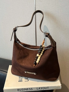 Retro Suede Texture PU Leather Dumpling Bag Women Crossbody Bag Large Capacity Fashion Hobo Bag With Wood Bead Charm