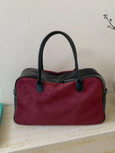 Boston tote bag in burgundy suede and black leather patchwork with dual handles