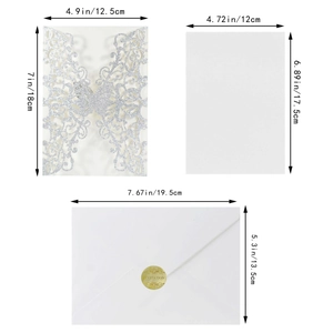 Silberne Laser-Schmetterling Einladung mit weißer Innenkarte und passendem Umschlag