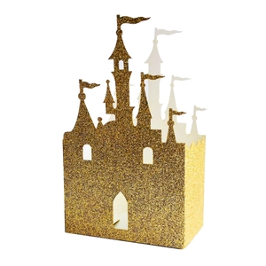 Detail der lasergeschnittenen Goldglitzer-Schloss-Süßigkeitenbox mit feiner Hohlstruktur