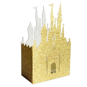 Detail der goldenen Glitzer-Schloss-Hochzeitsbox mit filigranem, ausgehöhltem Scherenschnitt