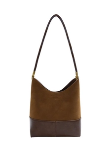 Grand sac seau rétro en daim marron et cuir avec des détails en métal doré chic