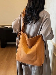 Retro caramel suede tote bag with pleated strap and large capacity for daily commute