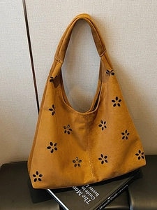 Women Vintage Suede Large Capacity Shoulder Bag Laser Cut Floral Hollow Hobo Tote Dumpling Bag Casual Commuter Handbag