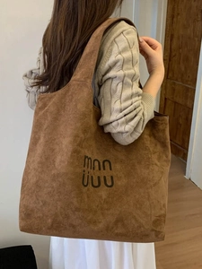 Brown suede tote bag for women with large capacity and retro minimalist shoulder design