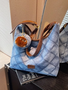 Vintage Women Quilted Rhombic Bucket Bag Large Capacity PU Leather Shoulder Crossbody Bag With Plush Charm And Mini Pouch