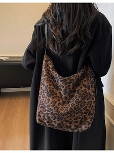 Large leopard print tote bag for women, stylish suede shoulder bag for casual autumn outfits