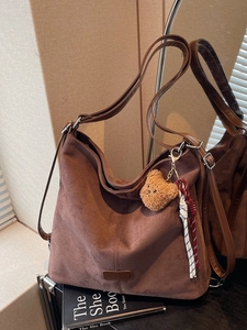 Vintage Große Kapazität Hobo Tasche Für Damen Matte PU Leder Schultertasche Mit Bärenanhänger Lässige Tote Pendler Handtasche