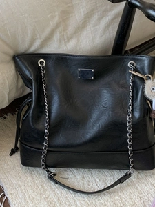 Sac Cabas Vintage en Cuir PU de Grande Capacité pour Femmes Décontracté avec Chaîne en Métal Sac à Épaule Couleur Unie