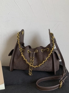 Sac Bandoulière Matelassé Rétro Français pour Femmes Texture Daim Sac Seau Sous les Bras Mode Commuteur Sac à Épaule