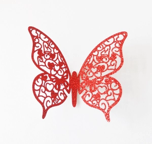 Rote lasergeschnittene Schmetterlings-Tischkarte mit 3D-Hohlraum-Design und Glitzer-Finish